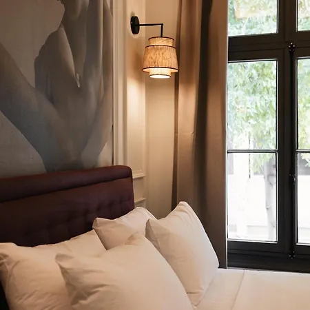 Airy * Athens